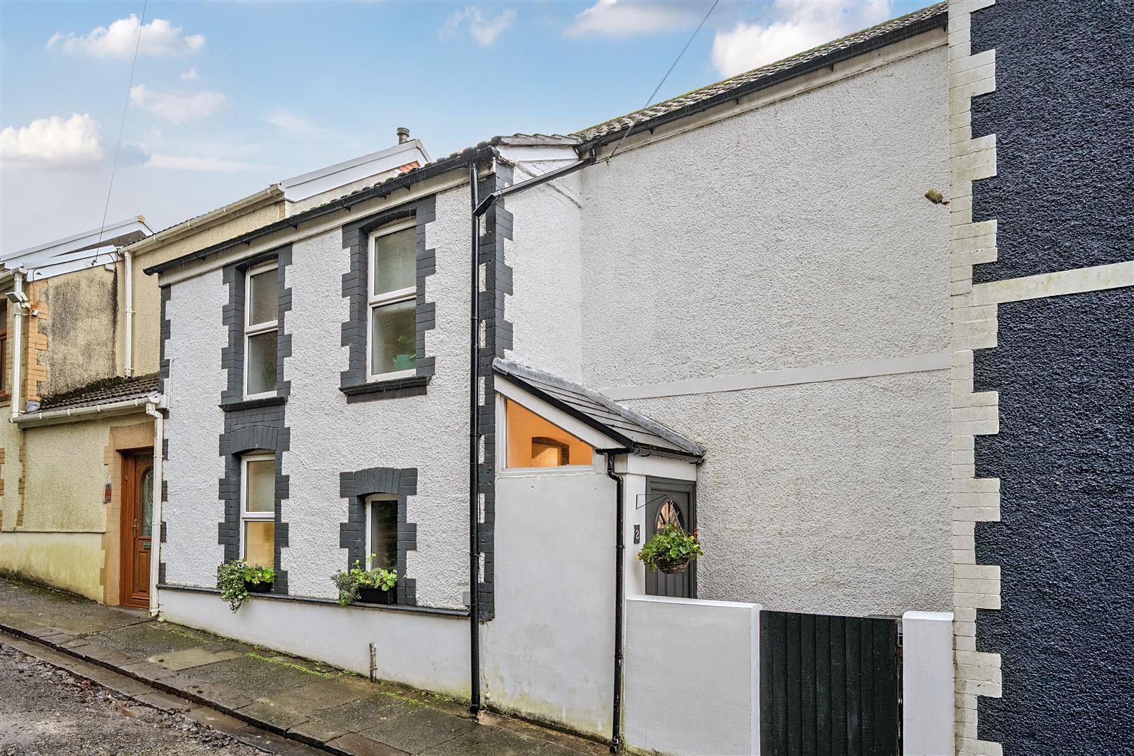 Bryn Y Don Road, Mount Pleasant, Swansea, SA1 6YA